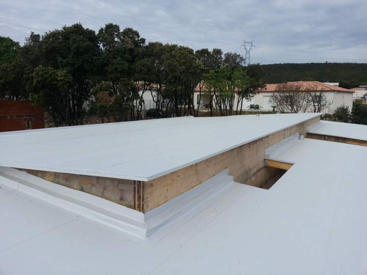 Des membranes d’étanchéité PVC et TPO applicables à différentes structures